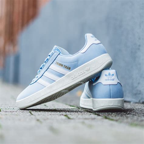 adidas hellblaue schuhe